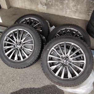プリウス用 17インチ 社外アルミホイール スタッドレスタイヤ セットを買取させて頂きました!